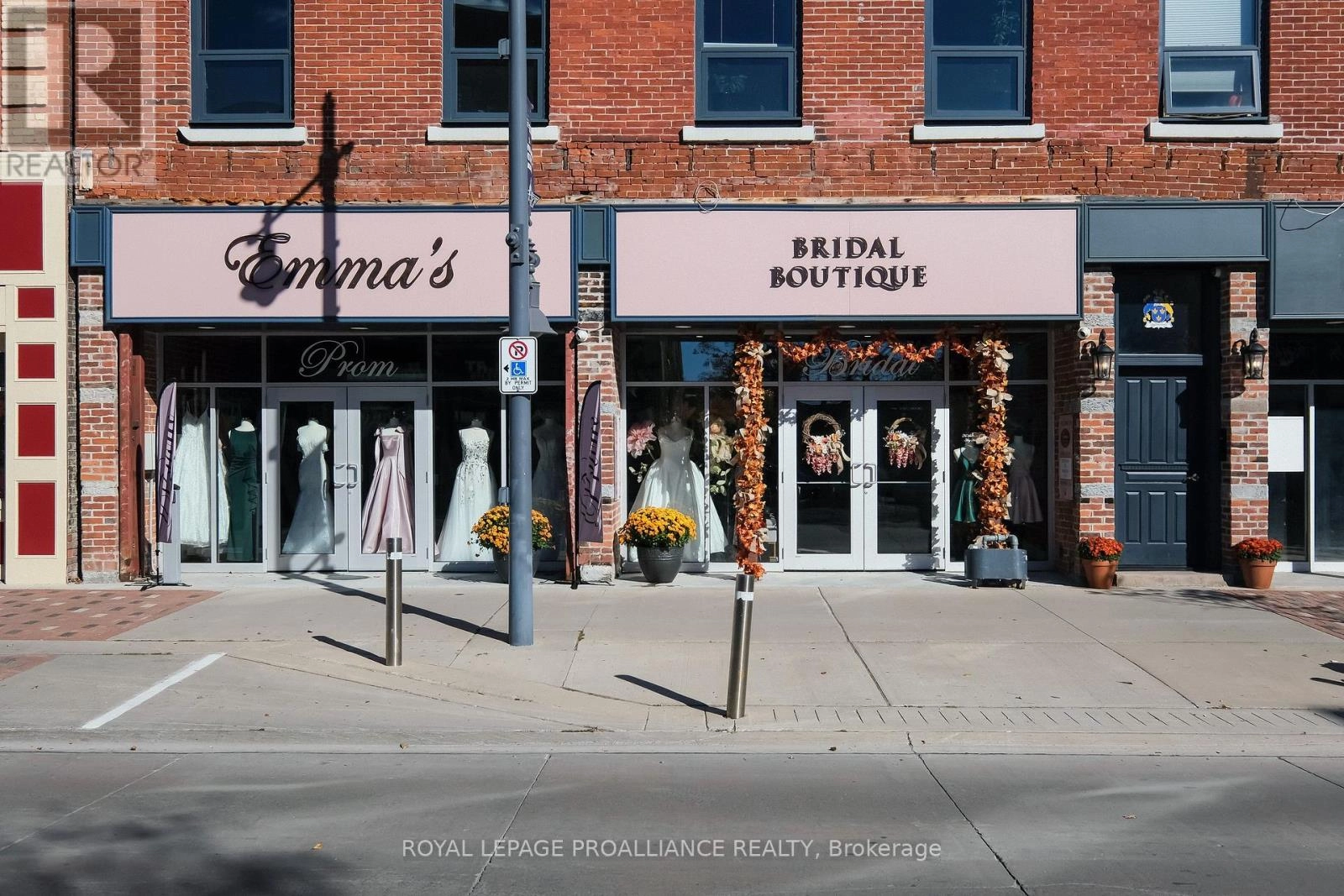 251 Front Street, Belleville, Ontario  K8N 2Z6 - Photo 3 - X12463772