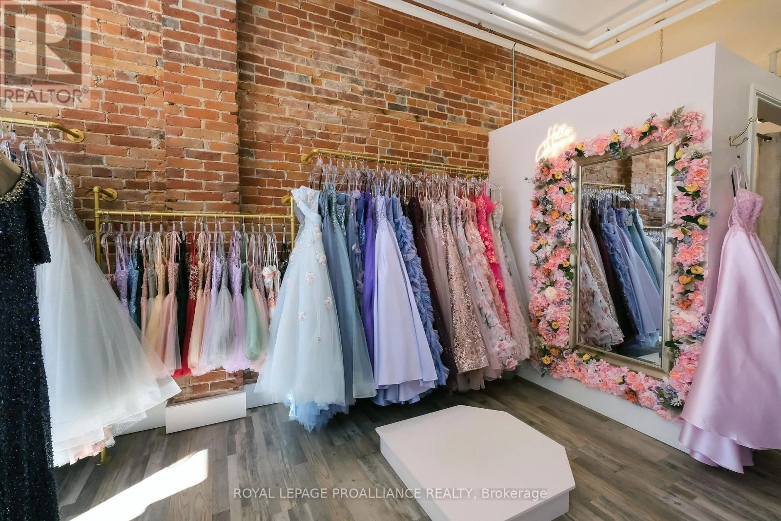 251 Front Street, Belleville, Ontario  K8N 2Z6 - Photo 34 - X12463772