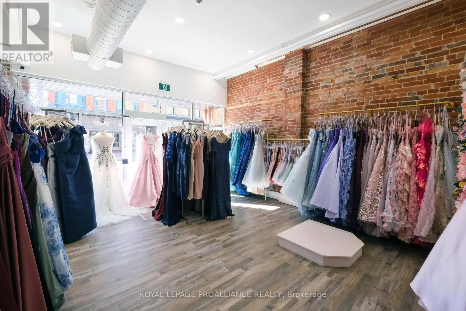 251 Front Street, Belleville, Ontario  K8N 2Z6 - Photo 32 - X12463772