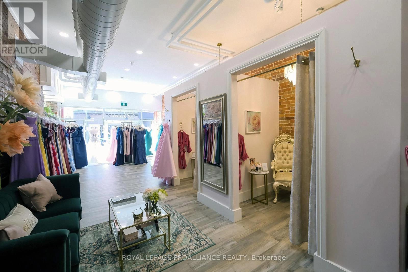 251 Front Street, Belleville, Ontario  K8N 2Z6 - Photo 38 - X12463772