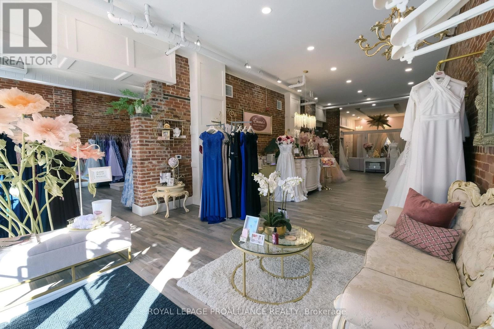 251 Front Street, Belleville, Ontario  K8N 2Z6 - Photo 4 - X12463772