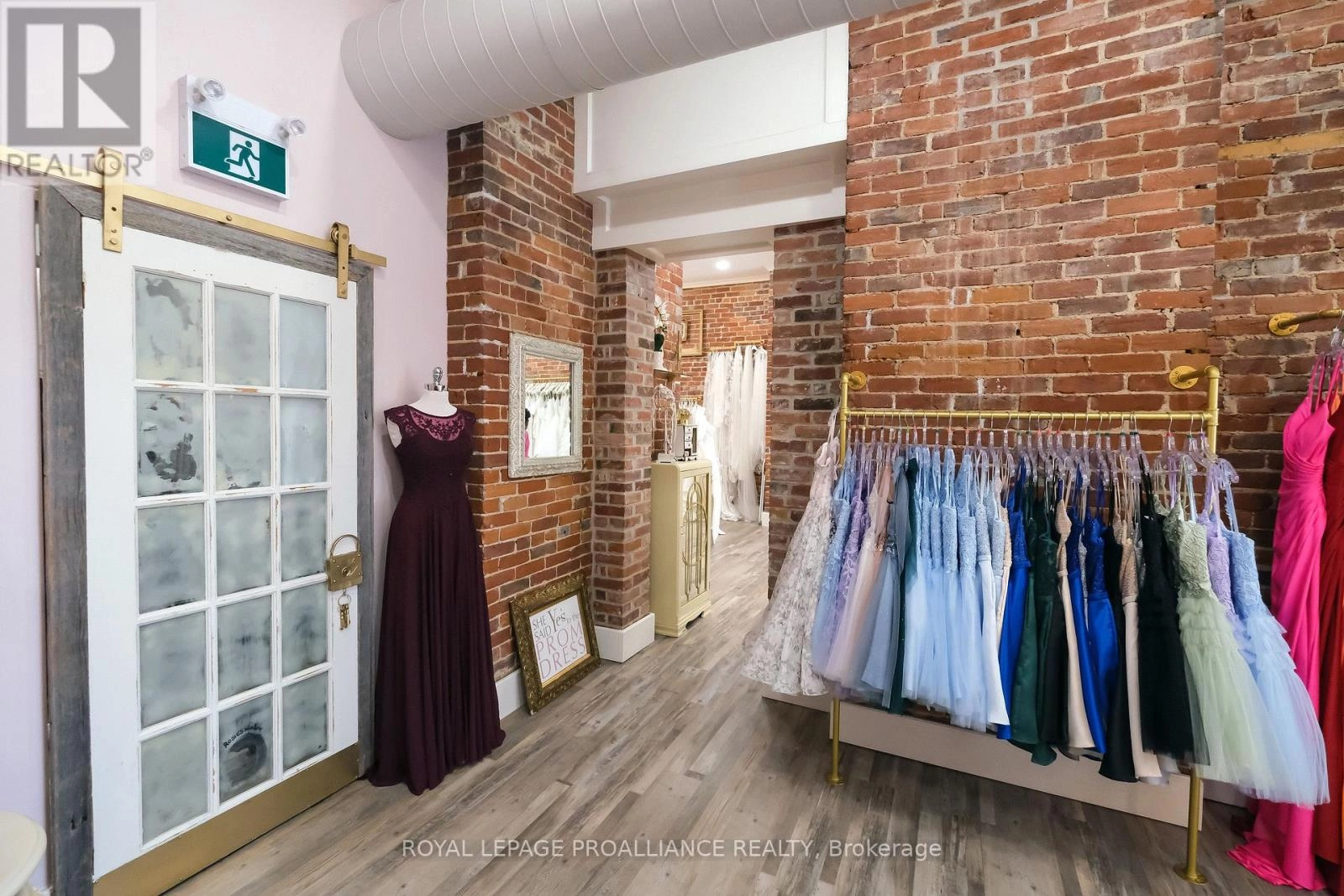 251 Front Street, Belleville, Ontario  K8N 2Z6 - Photo 41 - X12463772