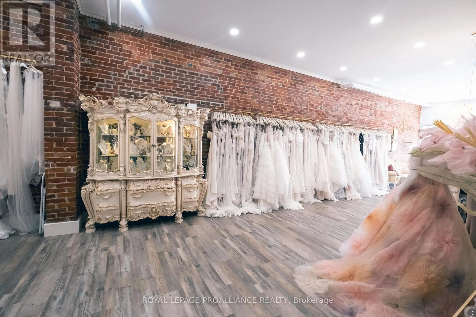 251 Front Street, Belleville, Ontario  K8N 2Z6 - Photo 48 - X12463772