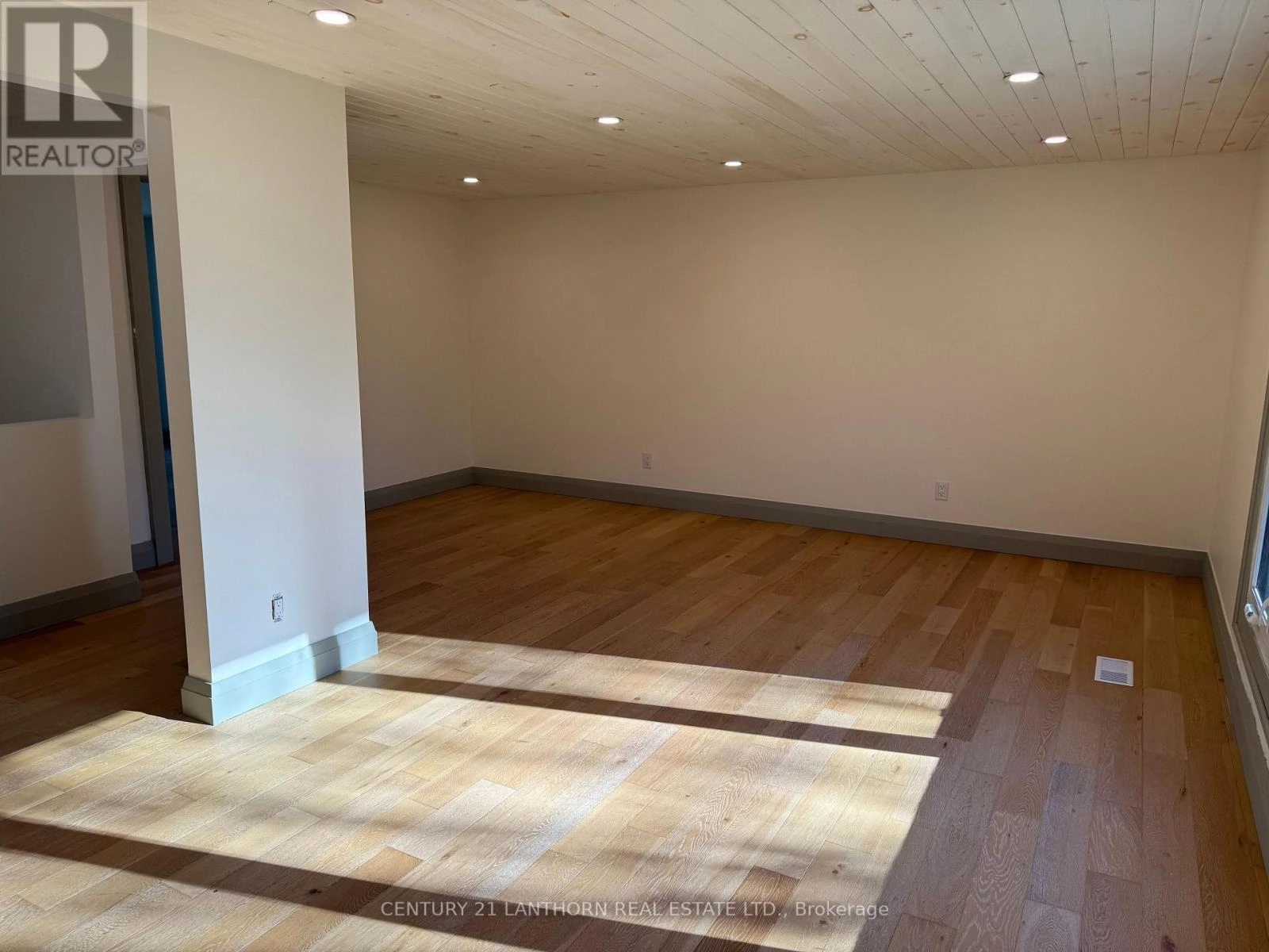 210 Melville Road, Prince Edward County, Ontario  K0K 1T0 - Photo 18 - X12435357