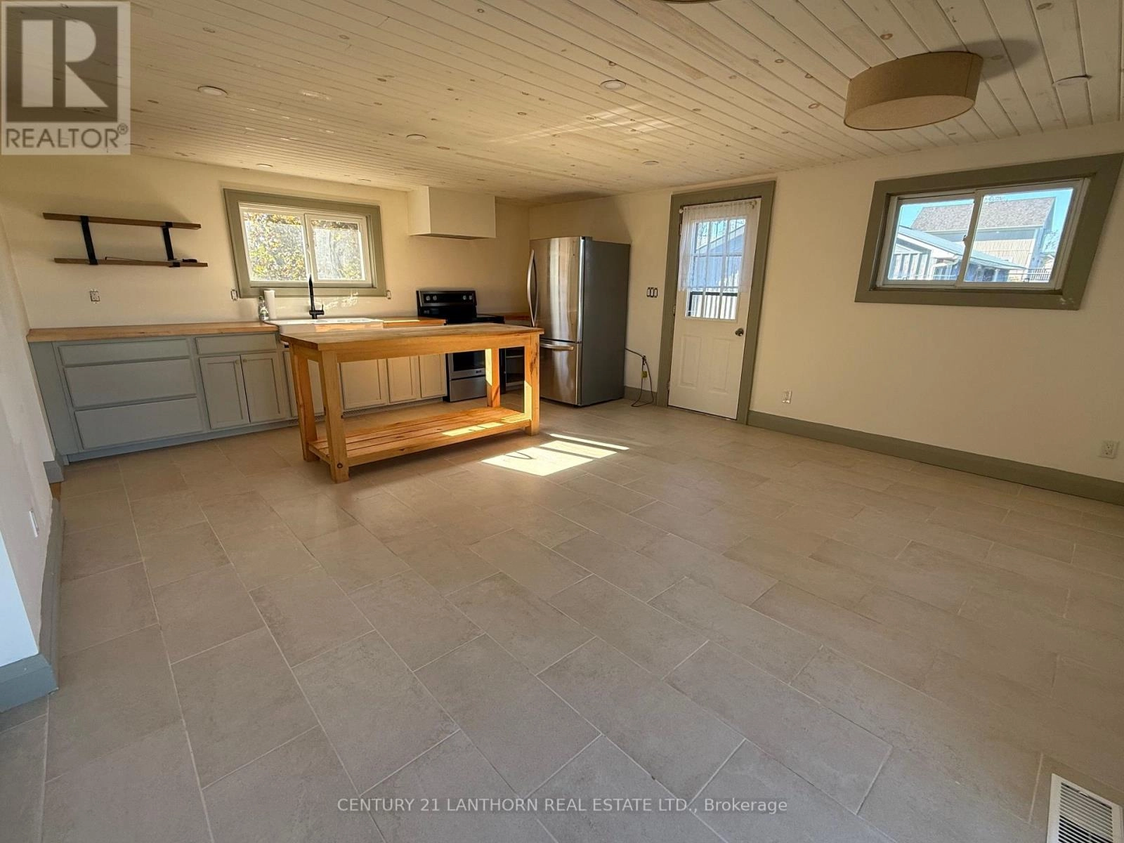 210 Melville Road, Prince Edward County, Ontario  K0K 1T0 - Photo 6 - X12435357