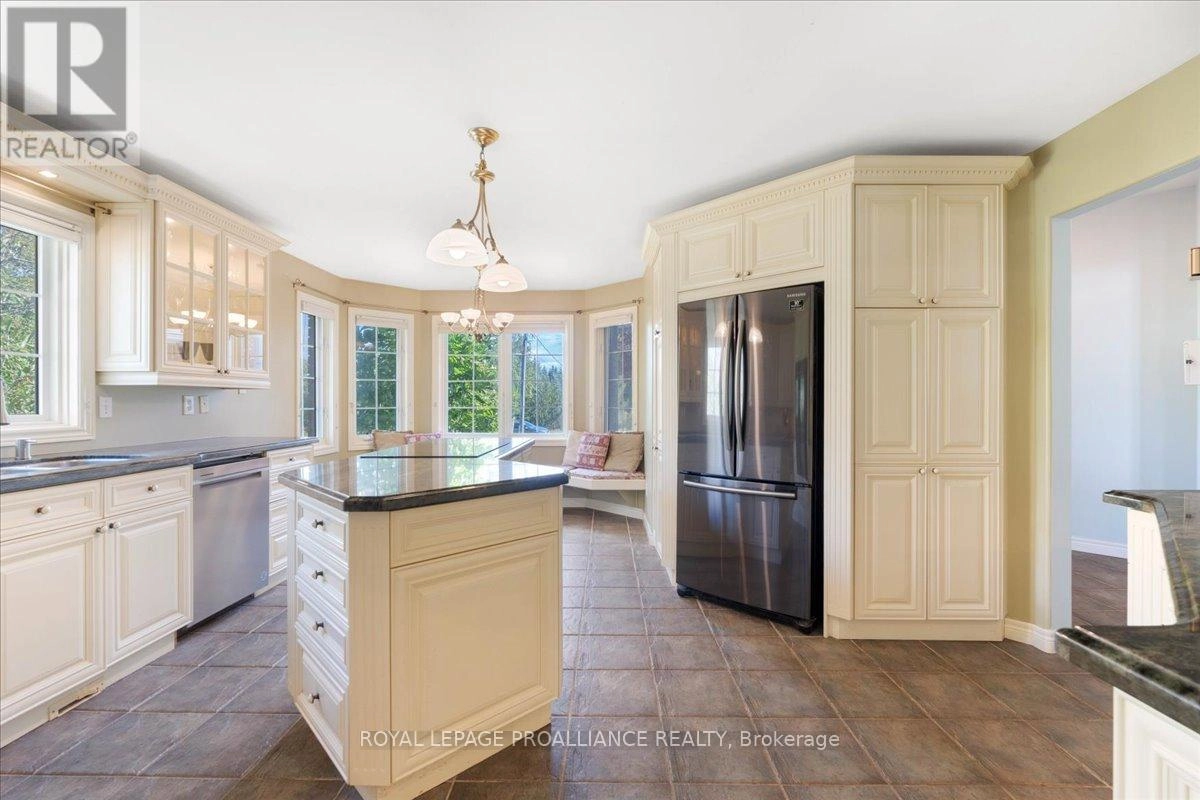 685 County Road 28, Prince Edward County, Ontario  K8N 4Z7 - Photo 10 - X12473088