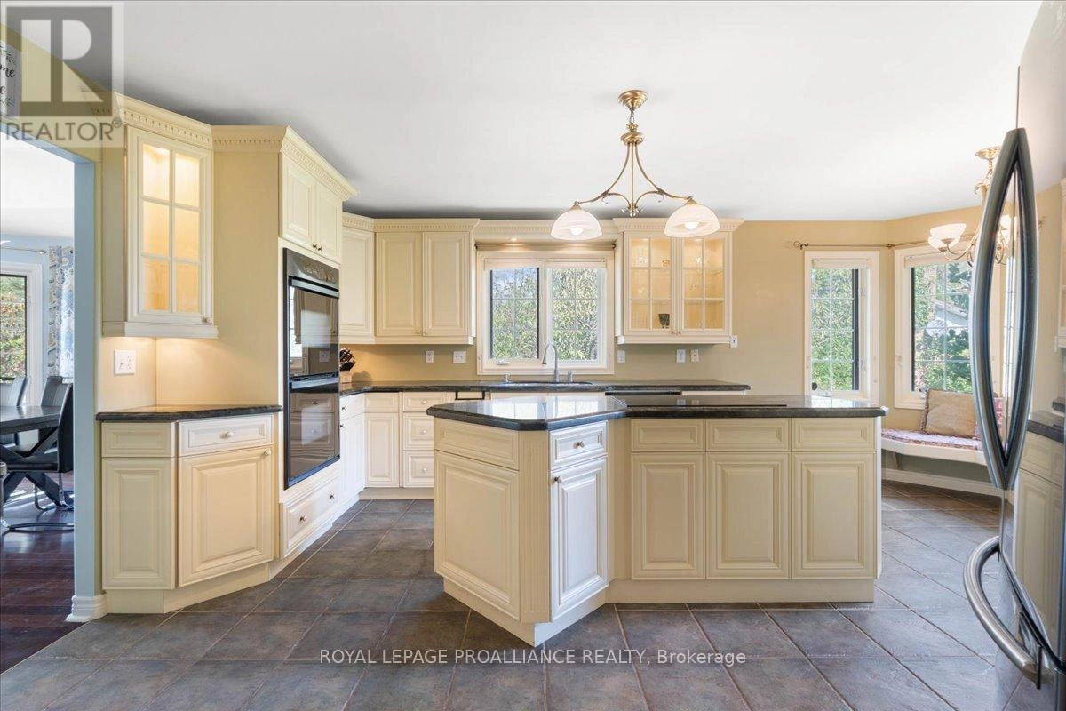 685 County Road 28, Prince Edward County, Ontario  K8N 4Z7 - Photo 11 - X12473088