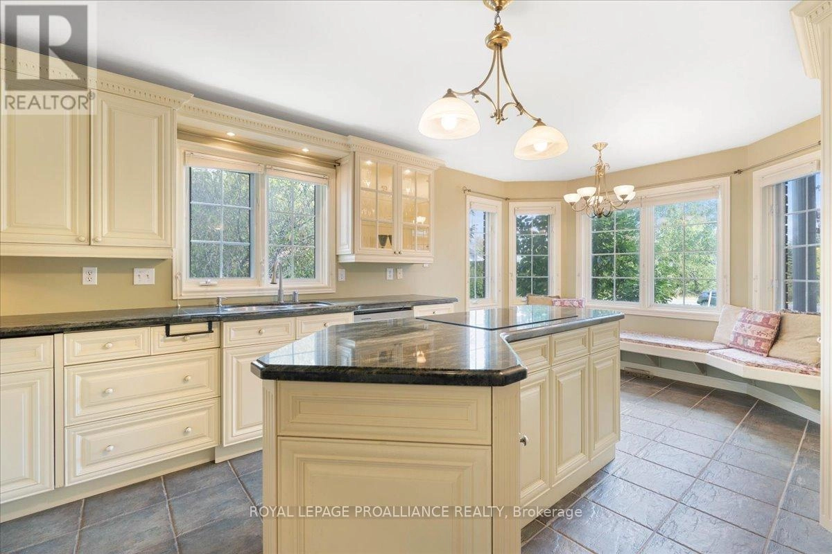 685 County Road 28, Prince Edward County, Ontario  K8N 4Z7 - Photo 15 - X12473088