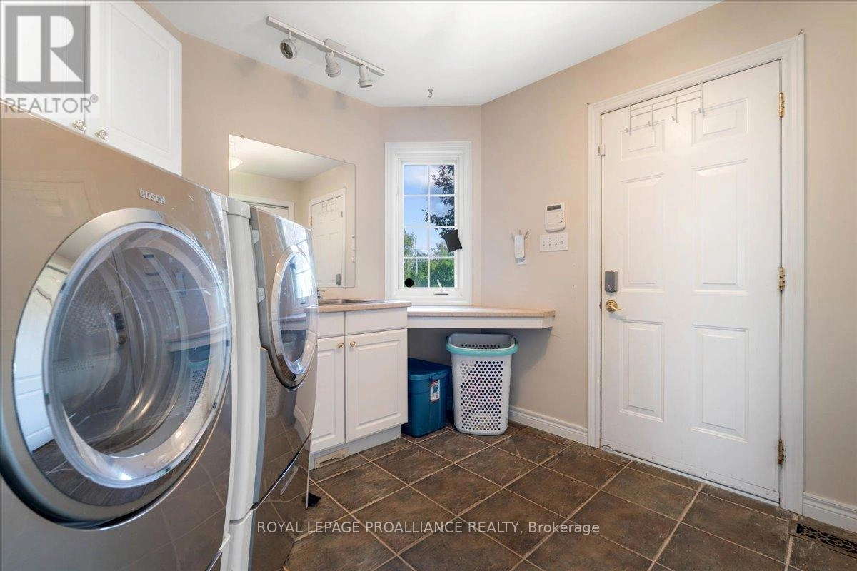 685 County Road 28, Prince Edward County, Ontario  K8N 4Z7 - Photo 17 - X12473088