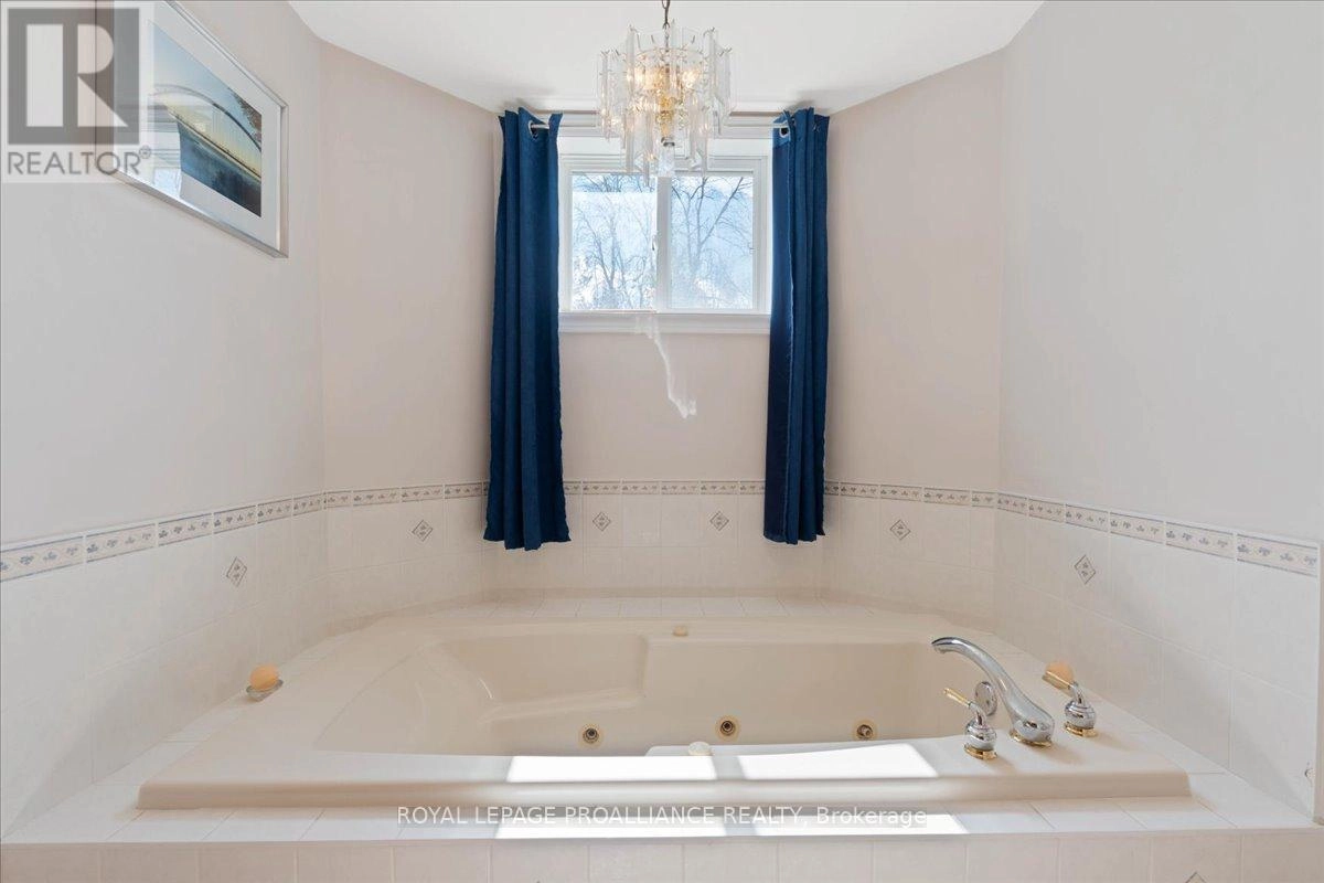 685 County Road 28, Prince Edward County, Ontario  K8N 4Z7 - Photo 34 - X12473088