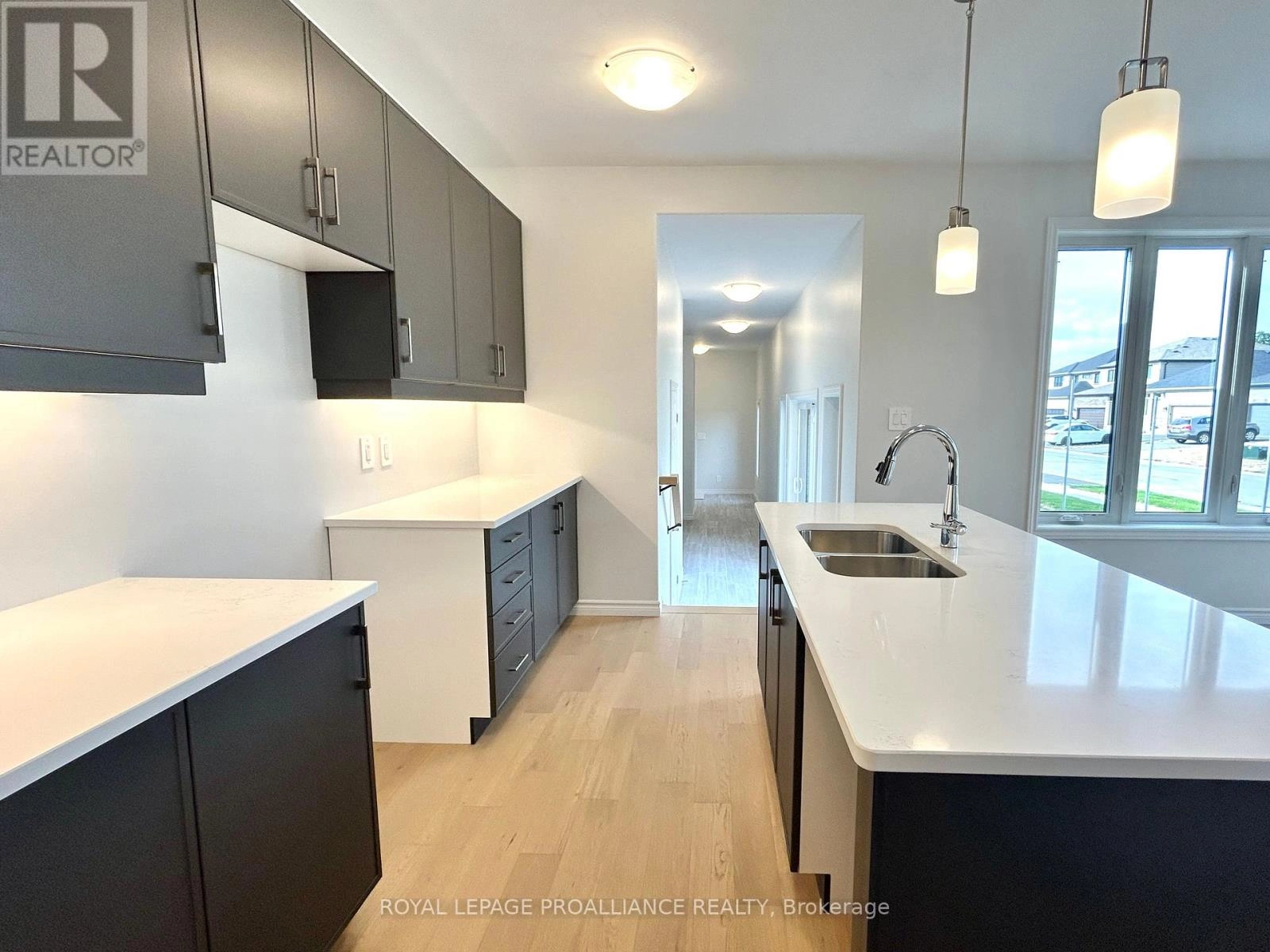 12 Riverstone Way, Belleville, Ontario K8N 0S6 - Photo 10 - X12473725