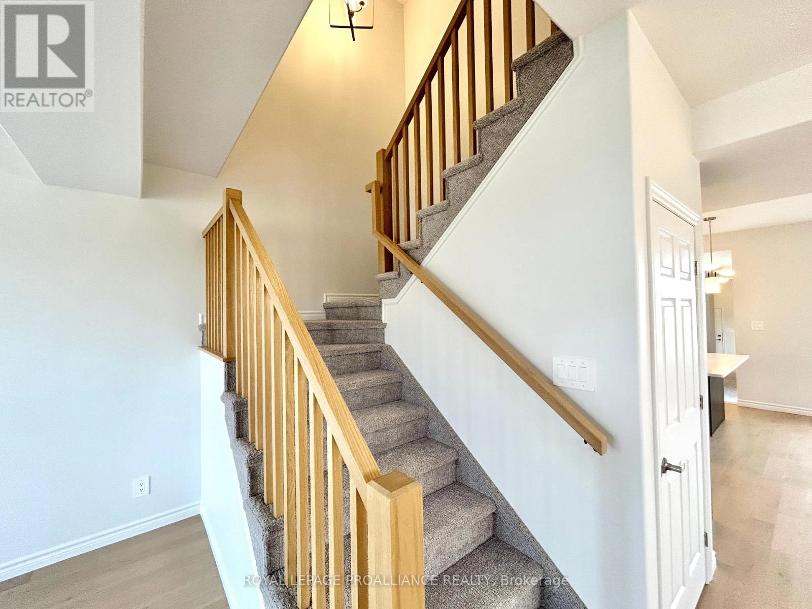 12 Riverstone Way, Belleville, Ontario K8N 0S6 - Photo 15 - X12473725