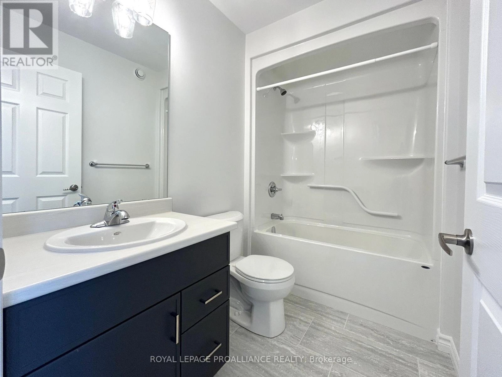 12 Riverstone Way, Belleville, Ontario K8N 0S6 - Photo 20 - X12473725