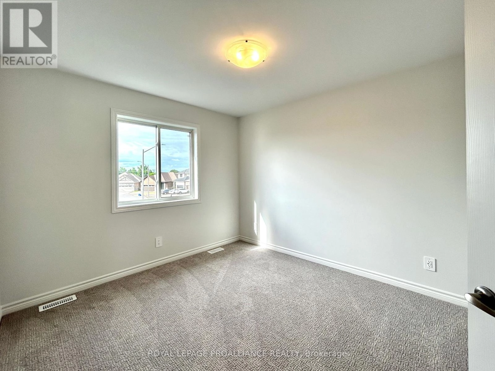 12 Riverstone Way, Belleville, Ontario K8N 0S6 - Photo 22 - X12473725