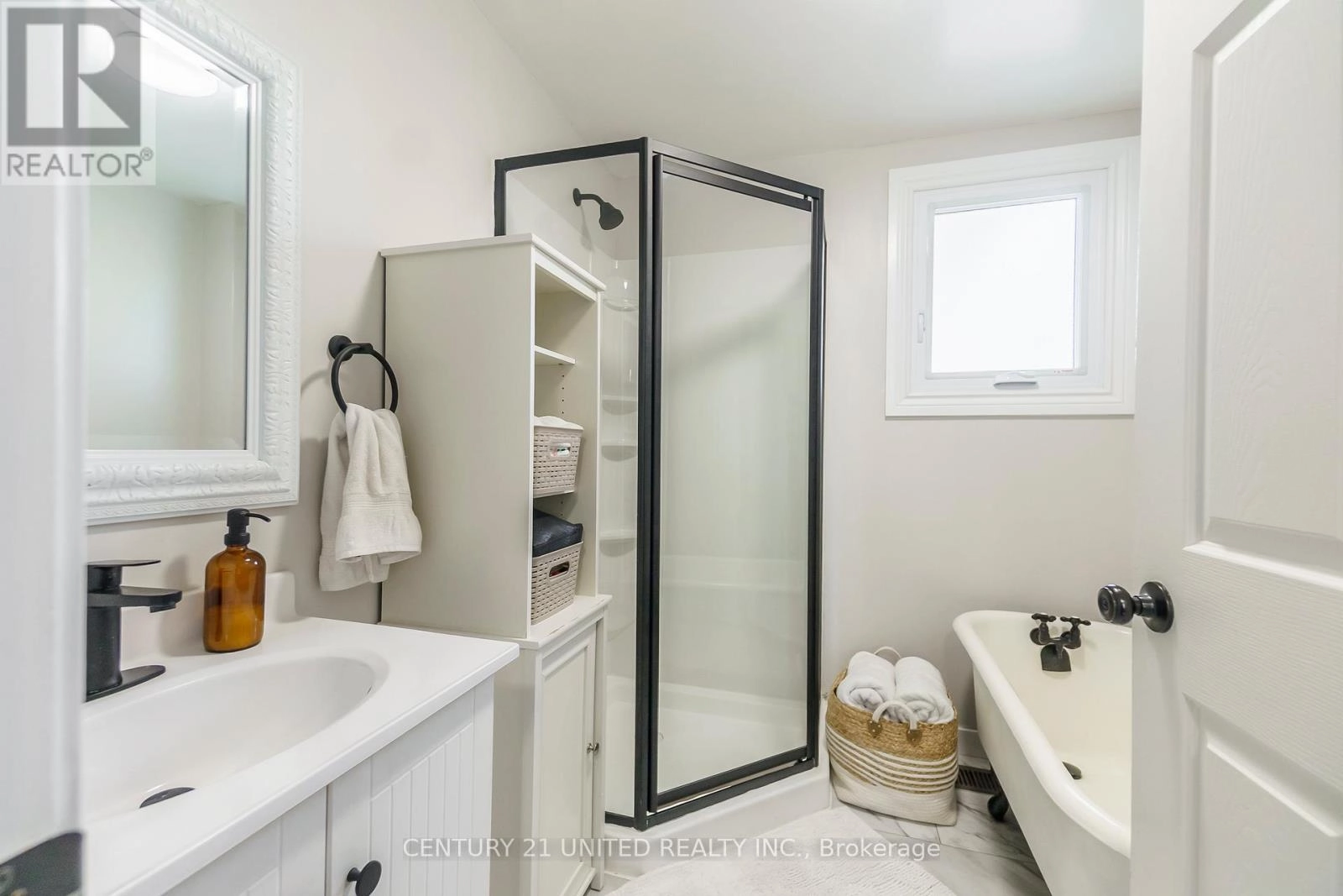 120 Elgin Street, Kawartha Lakes, Ontario  K9V 3W9 - Photo 9 - X12477046