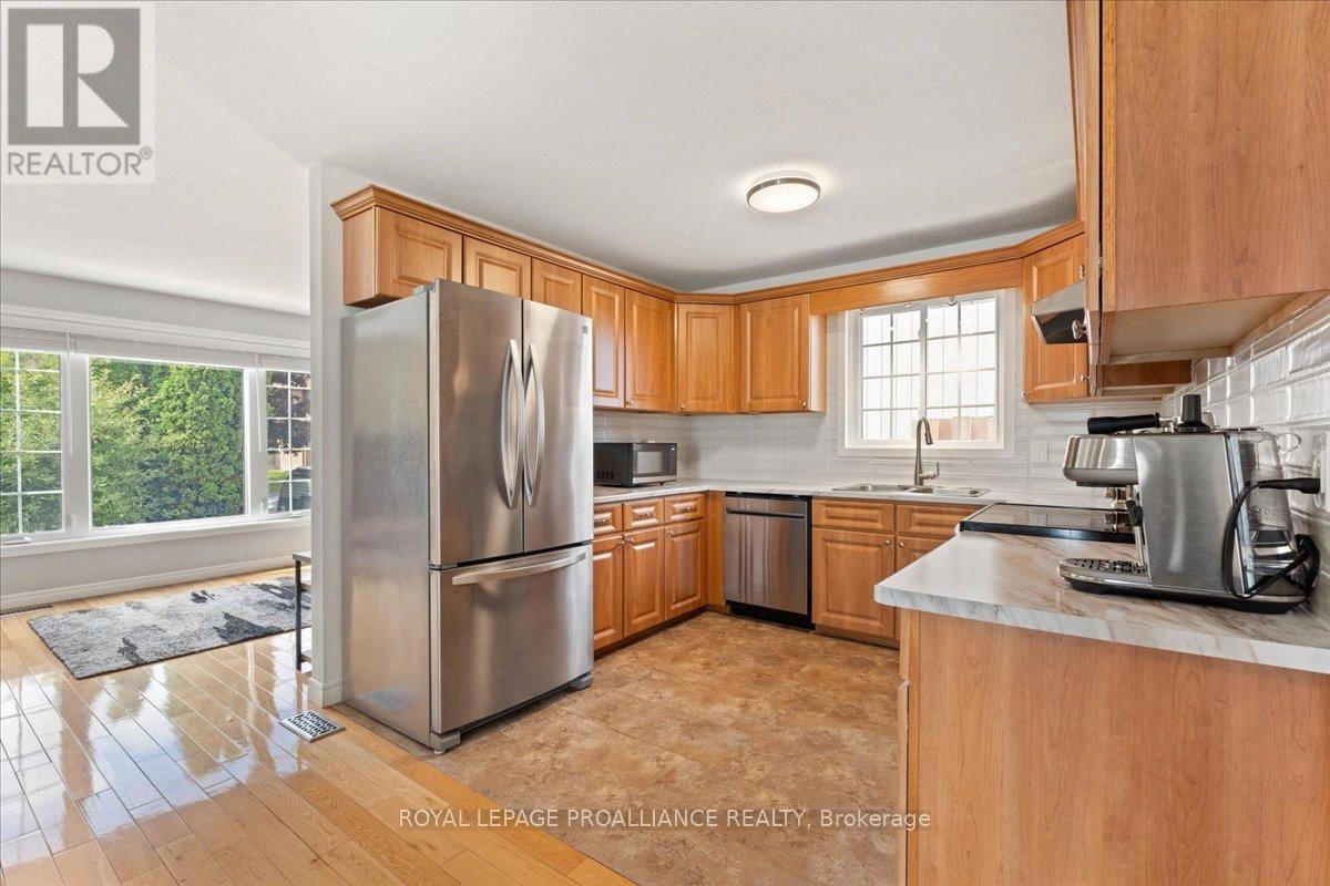 19 Fleming Road, Quinte West, Ontario K8V 6P6 - Photo 18 - X12486382