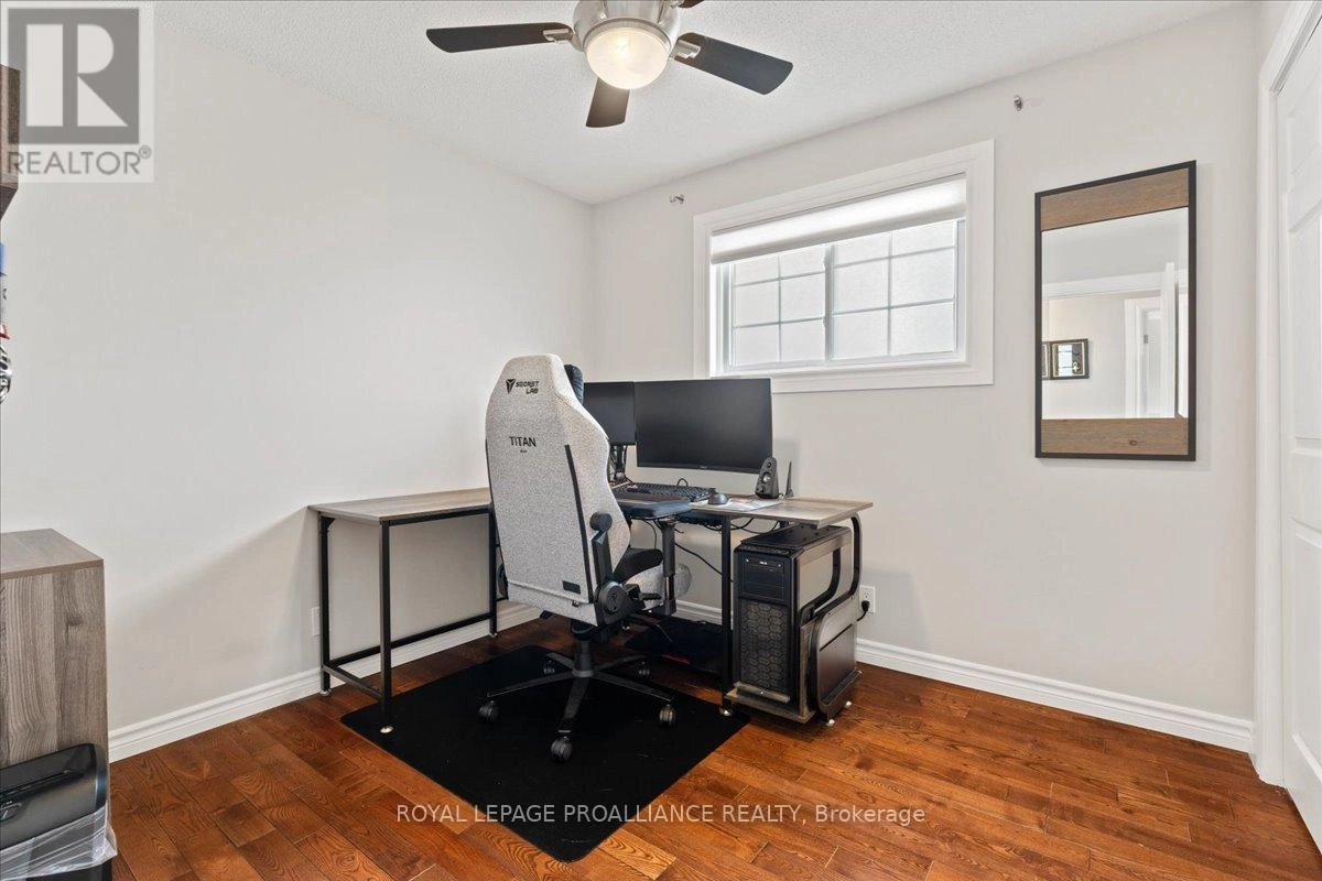 19 Fleming Road, Quinte West, Ontario K8V 6P6 - Photo 22 - X12486382