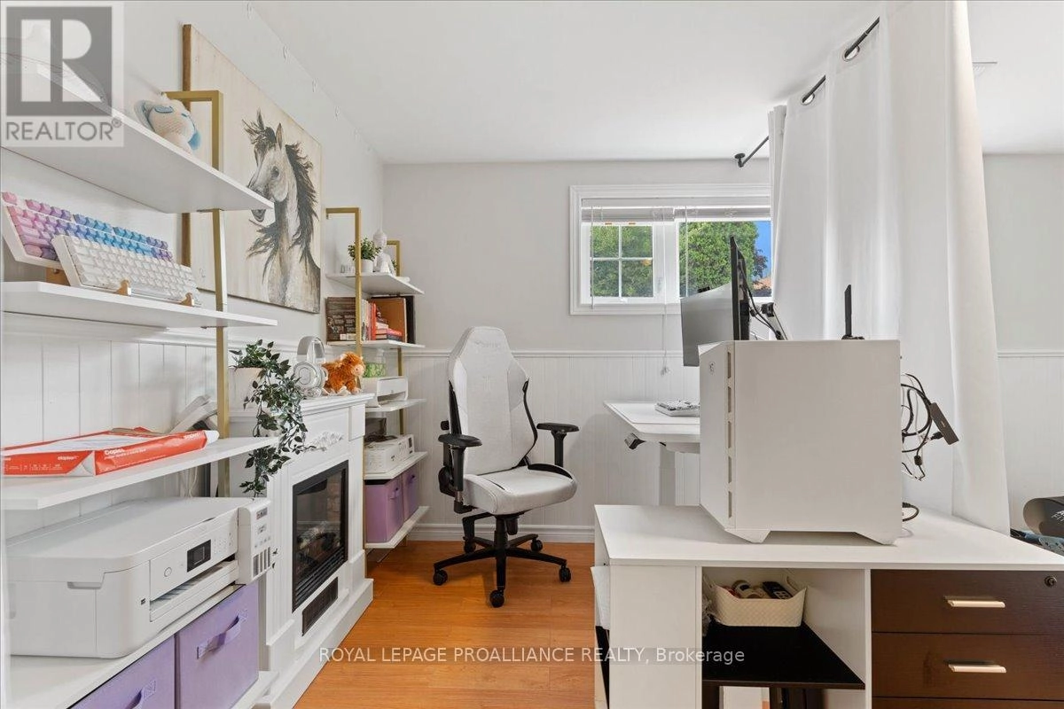 19 Fleming Road, Quinte West, Ontario K8V 6P6 - Photo 29 - X12486382