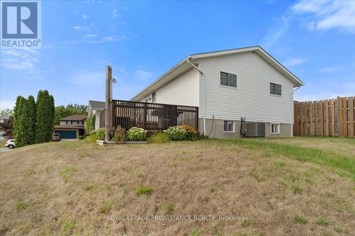 19 Fleming Road, Quinte West, Ontario K8V 6P6 - Photo 39 - X12486382