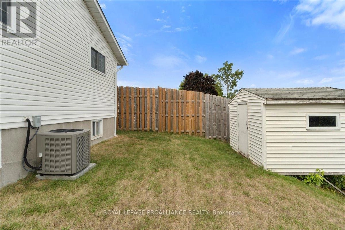 19 Fleming Road, Quinte West, Ontario K8V 6P6 - Photo 40 - X12486382