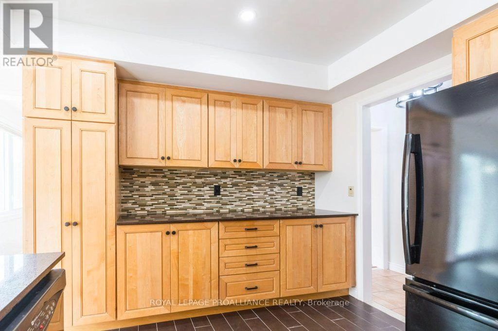 37 Dungannon Drive, Belleville, Ontario  K8P 5E7 - Photo 15 - X12491006