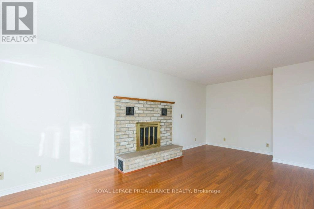 37 Dungannon Drive, Belleville, Ontario  K8P 5E7 - Photo 17 - X12491006