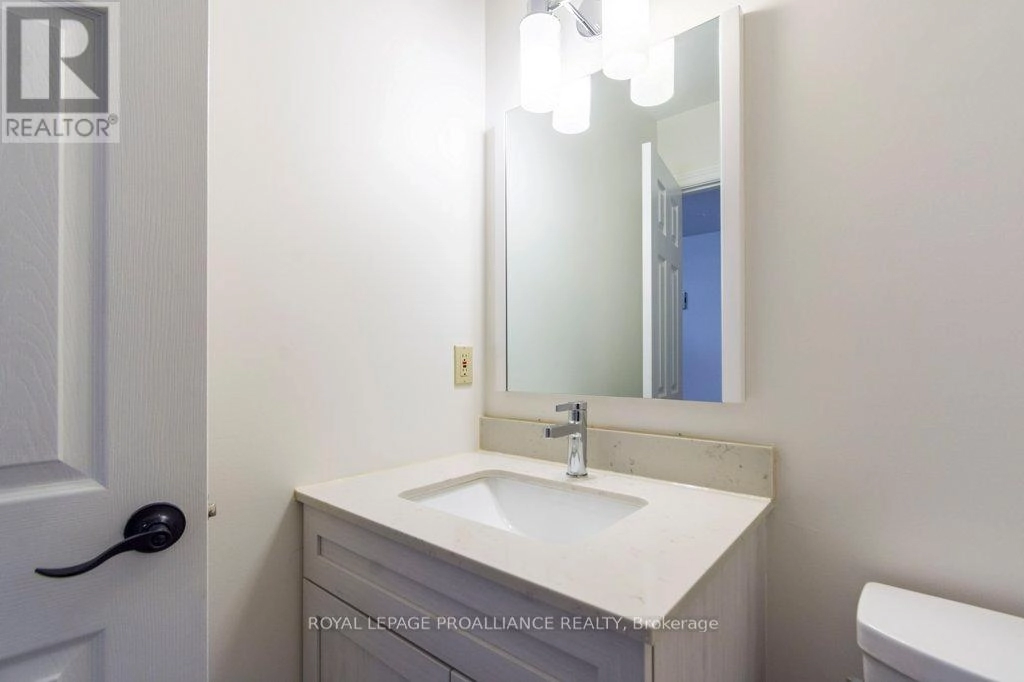 37 Dungannon Drive, Belleville, Ontario  K8P 5E7 - Photo 19 - X12491006