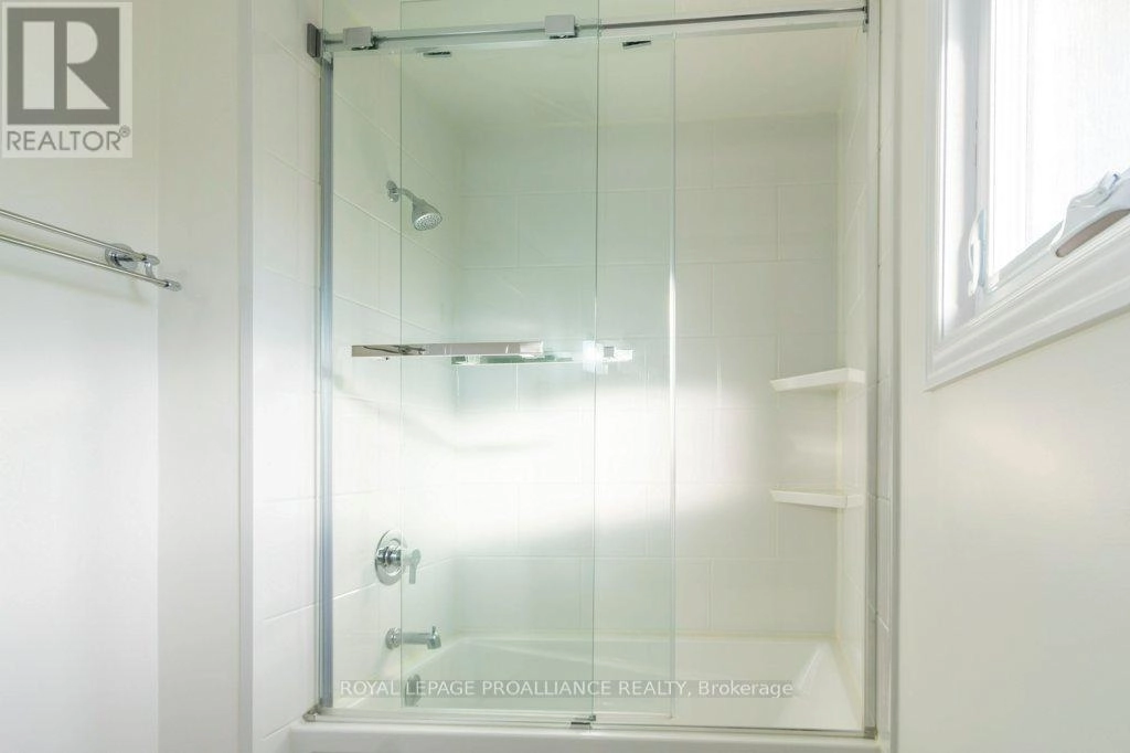 37 Dungannon Drive, Belleville, Ontario  K8P 5E7 - Photo 30 - X12491006