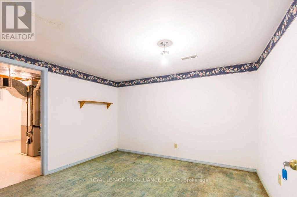 37 Dungannon Drive, Belleville, Ontario  K8P 5E7 - Photo 34 - X12491006