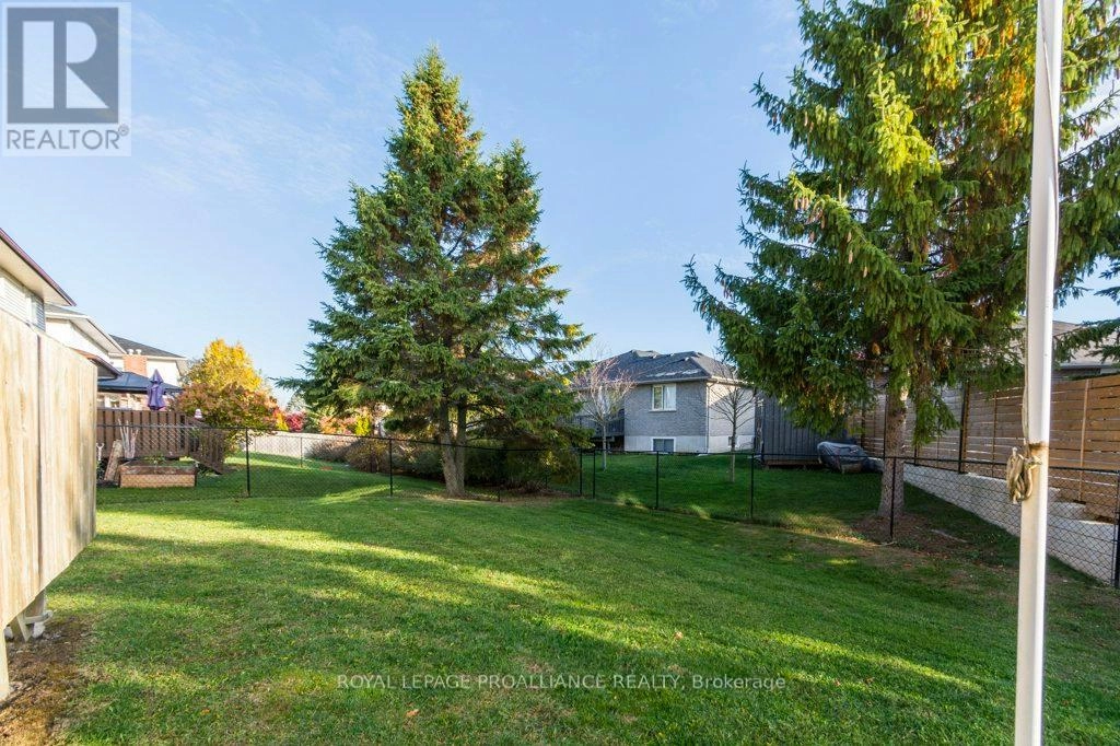 37 Dungannon Drive, Belleville, Ontario  K8P 5E7 - Photo 38 - X12491006