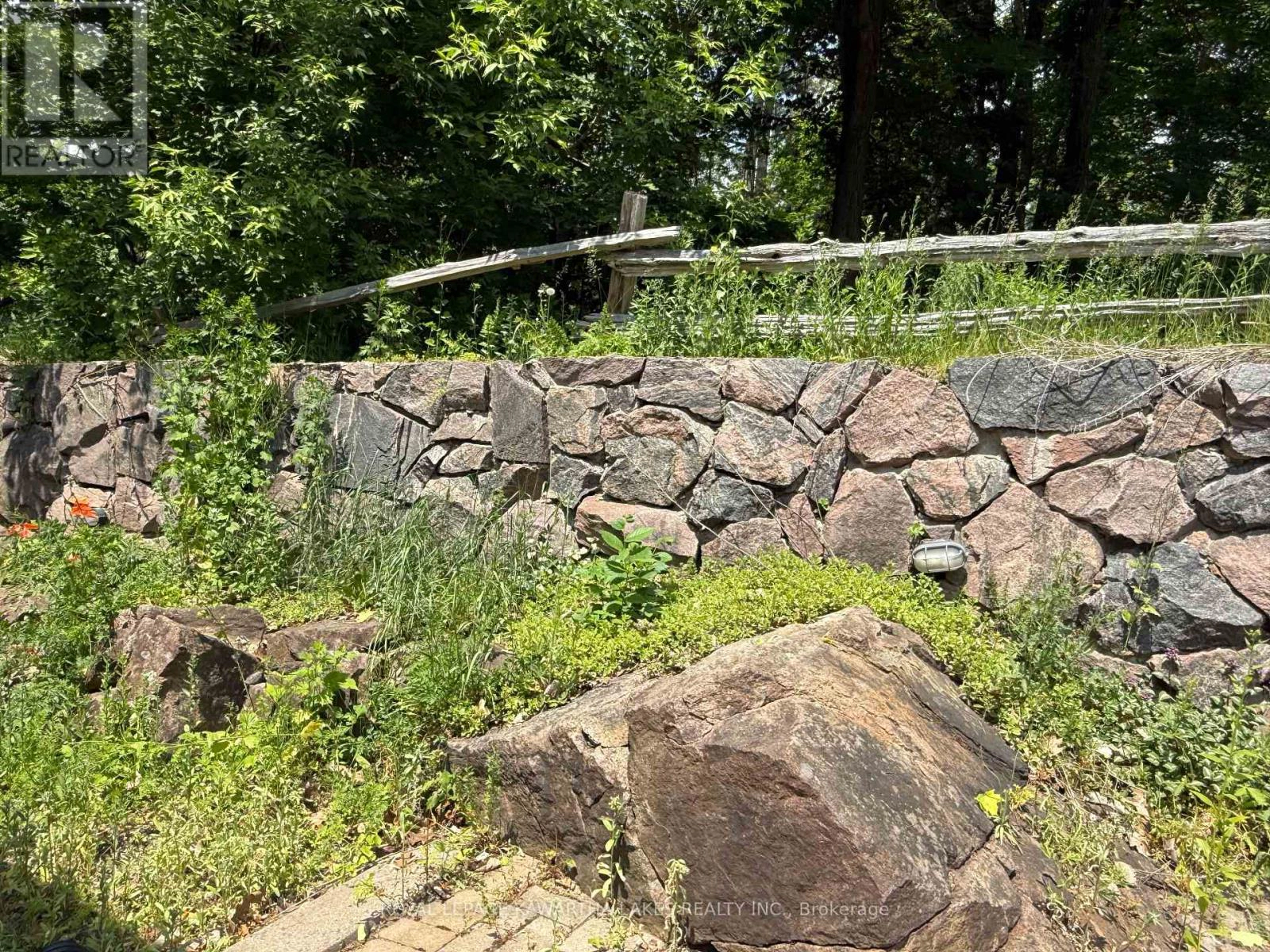 5 Government Dock Road, Kawartha Lakes, Ontario  K0M 2L0 - Photo 17 - X12499764