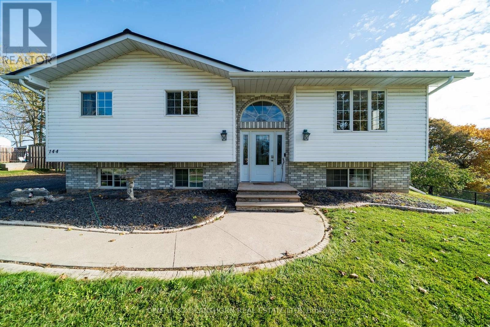 144 Centre Street, Deseronto, Ontario  K0K 1X0 - Photo 1 - X12504332