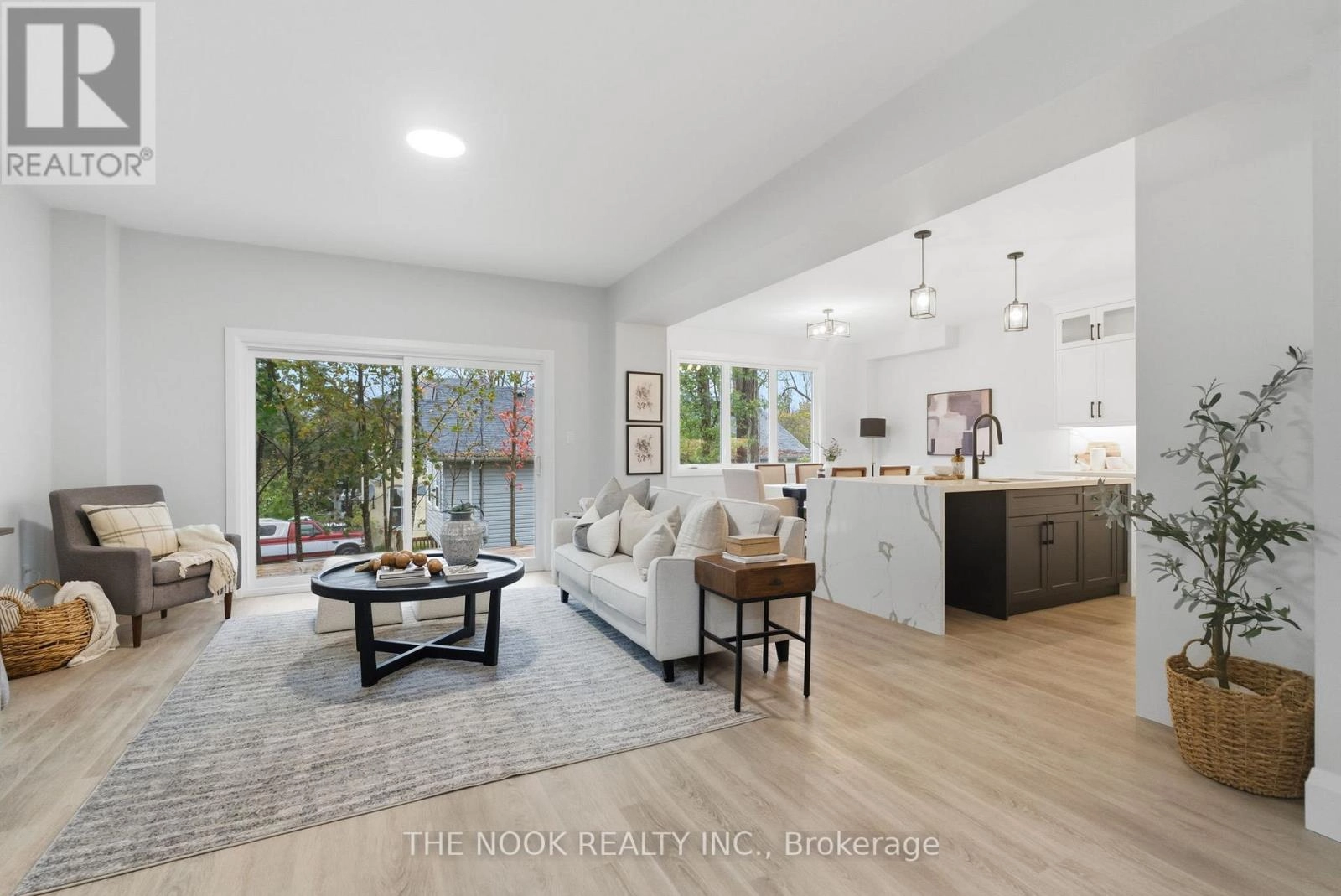 50 Russell Street E, Kawartha Lakes, Ontario K9V 2A6 - Photo 11 - X12506290