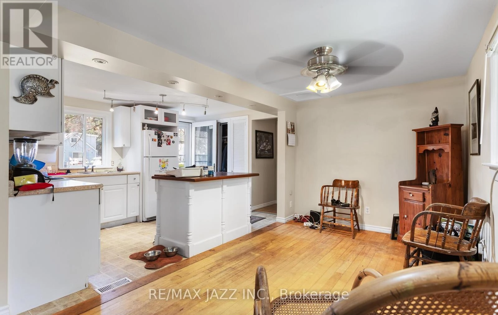 34 Fawcette Avenue, Prince Edward County, Ontario  K0K 2T0 - Photo 8 - X12524576