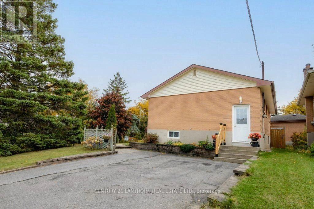 4 Highview Crescent, Belleville, Ontario  K8P 3G4 - Photo 24 - X12524822