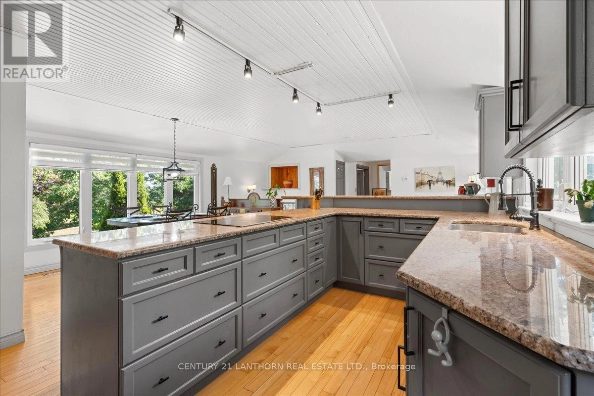 1207 Shannon Road, Prince Edward County, Ontario  K0K 2T0 - Photo 11 - X12320117