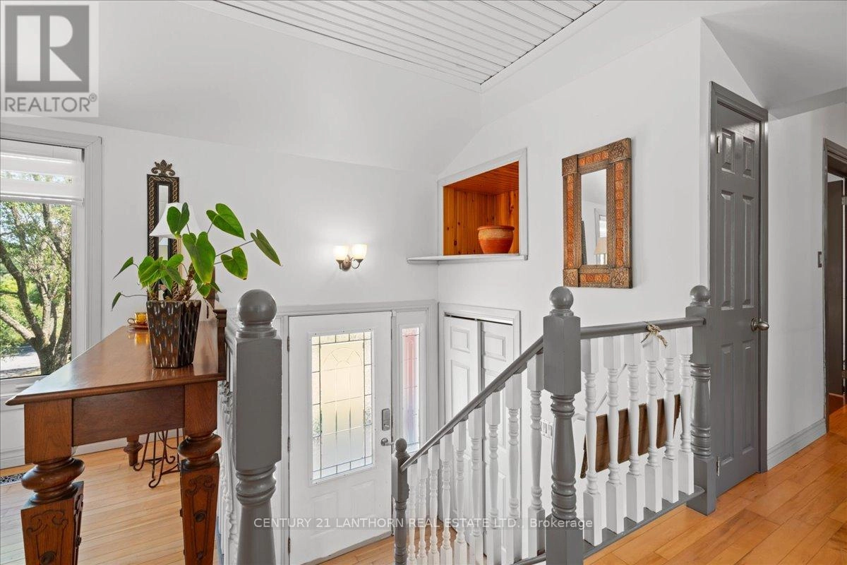 1207 Shannon Road, Prince Edward County, Ontario  K0K 2T0 - Photo 5 - X12320117