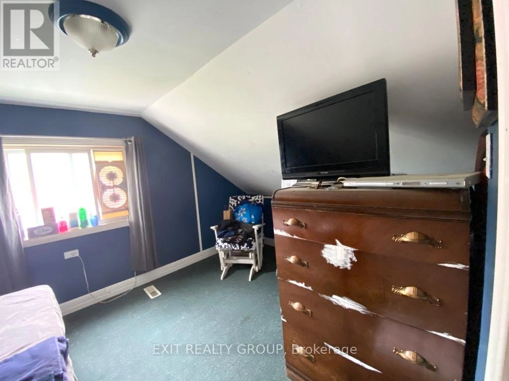 33 Glastonbury Road, Addington Highlands, Ontario  K0H 2G0 - Photo 24 - X12525734