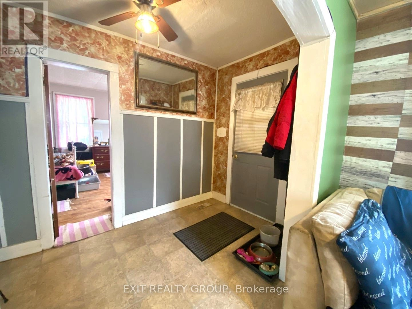 33 Glastonbury Road, Addington Highlands, Ontario  K0H 2G0 - Photo 4 - X12525734