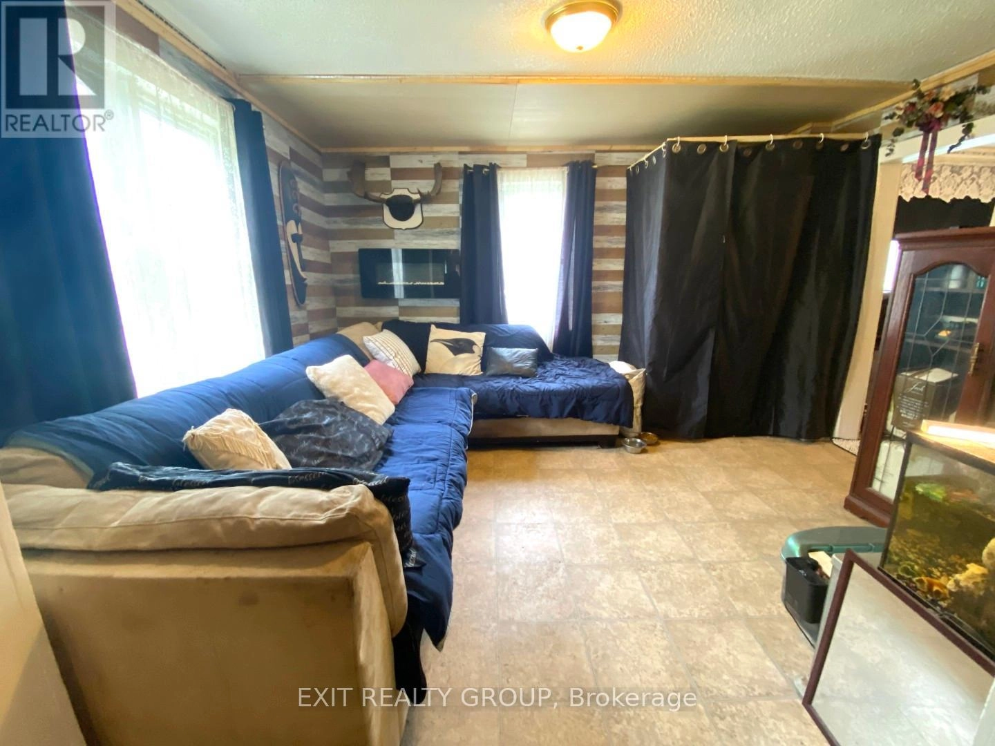 33 Glastonbury Road, Addington Highlands, Ontario  K0H 2G0 - Photo 5 - X12525734