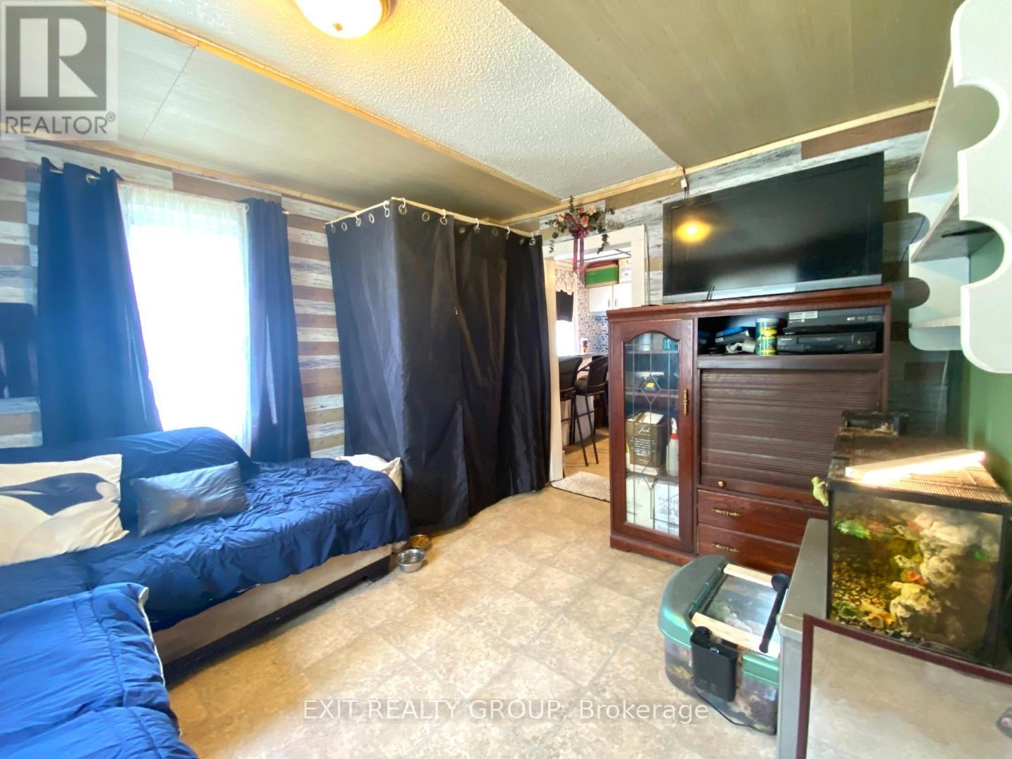 33 Glastonbury Road, Addington Highlands, Ontario  K0H 2G0 - Photo 6 - X12525734