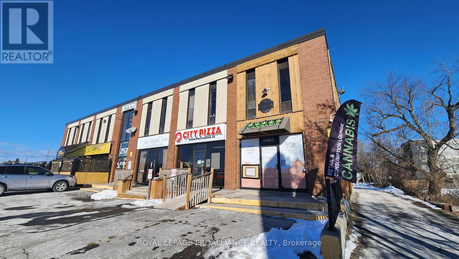 257 North Front Street, Belleville, Ontario  K8P 3C3 - Photo 1 - X12525454