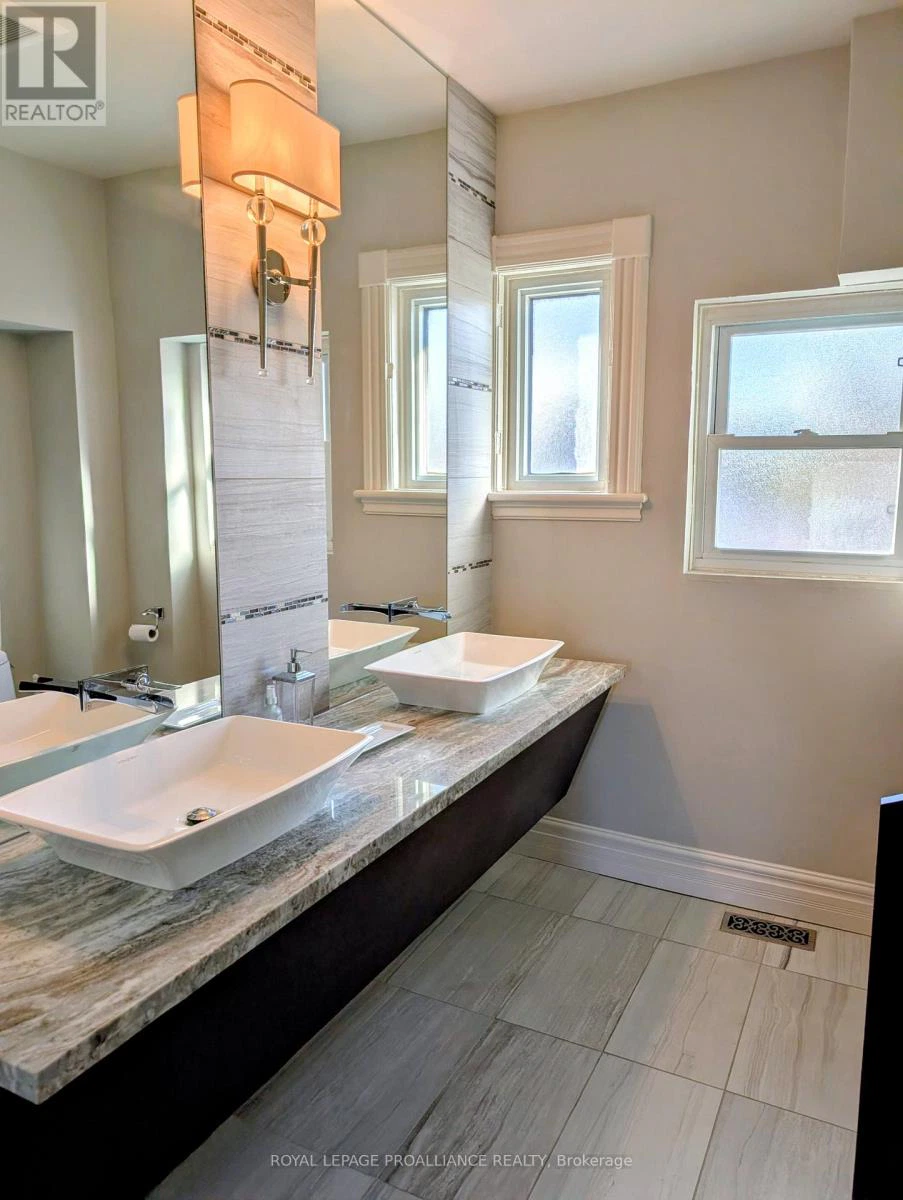 273 Rubidge Street, Peterborough, Ontario  K9J 3P1 - Photo 9 - X12531680