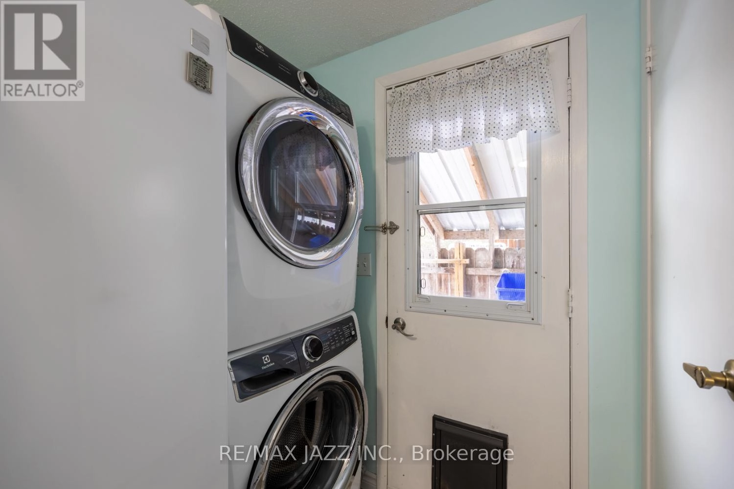 213 Wilmot Trail, Clarington, Ontario L1B 1A9 - Photo 8 - E12532854