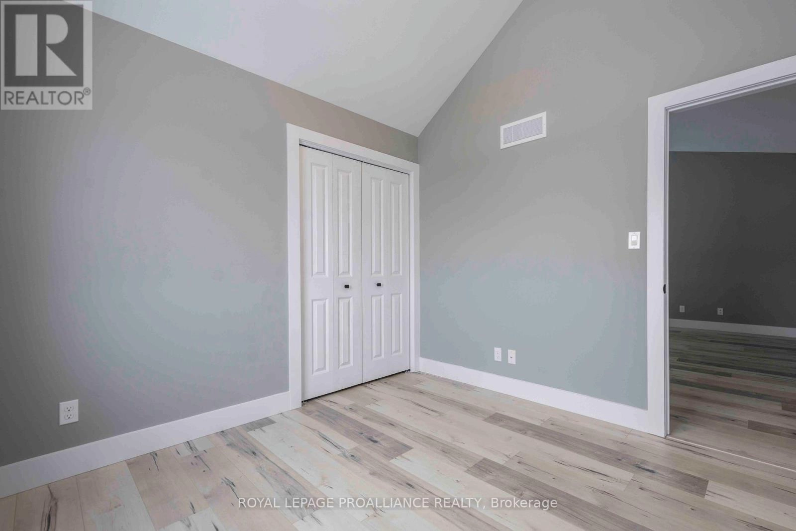 117 Farrington Crescent, Prince Edward County, Ontario  K0K 2T0 - Photo 11 - X12534336