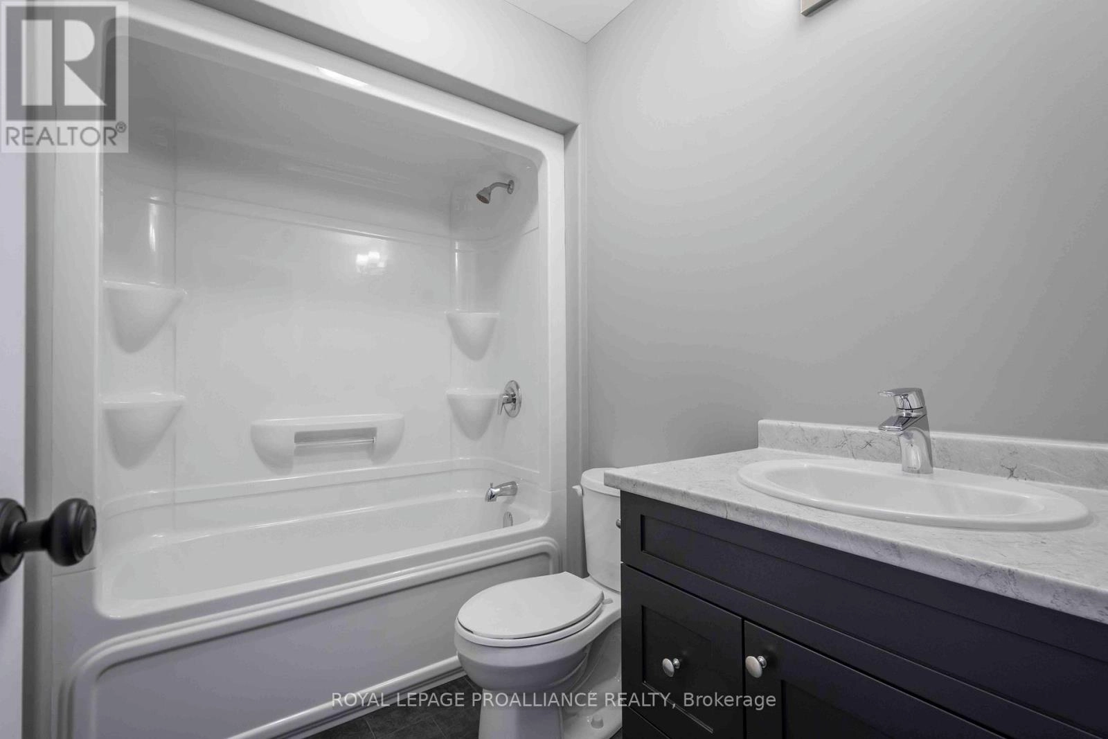 117 Farrington Crescent, Prince Edward County, Ontario  K0K 2T0 - Photo 12 - X12534336