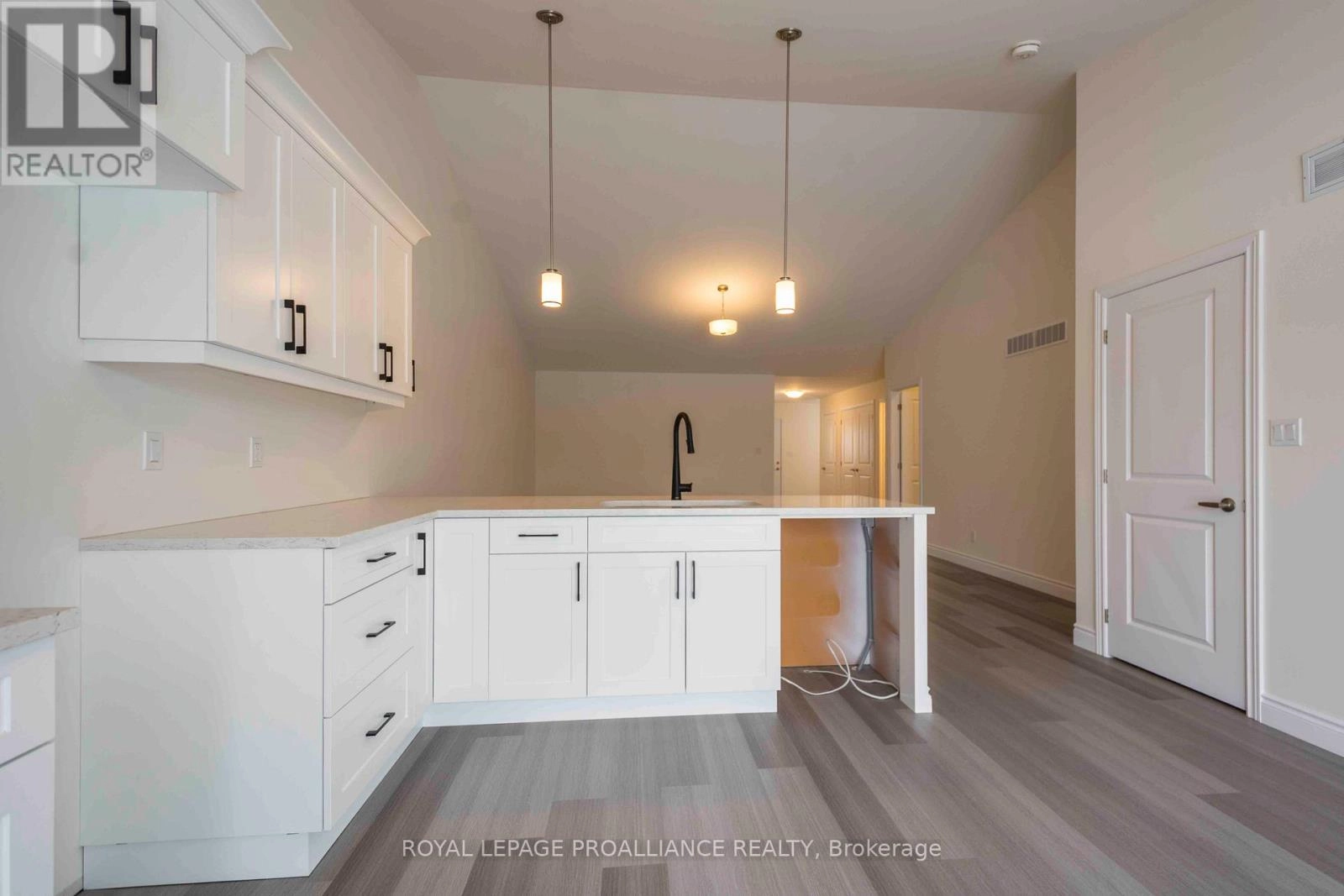 121 Farrington Crescent, Prince Edward County, Ontario  K0K 2T0 - Photo 10 - X12534456