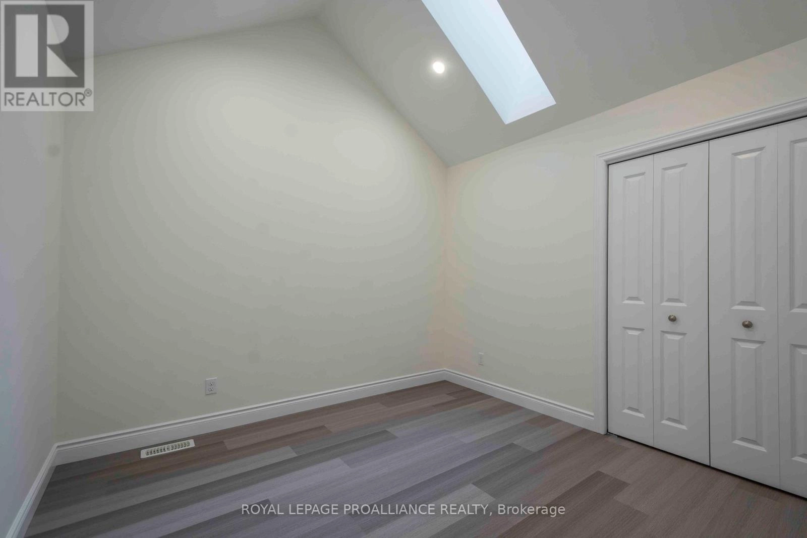 121 Farrington Crescent, Prince Edward County, Ontario  K0K 2T0 - Photo 14 - X12534456