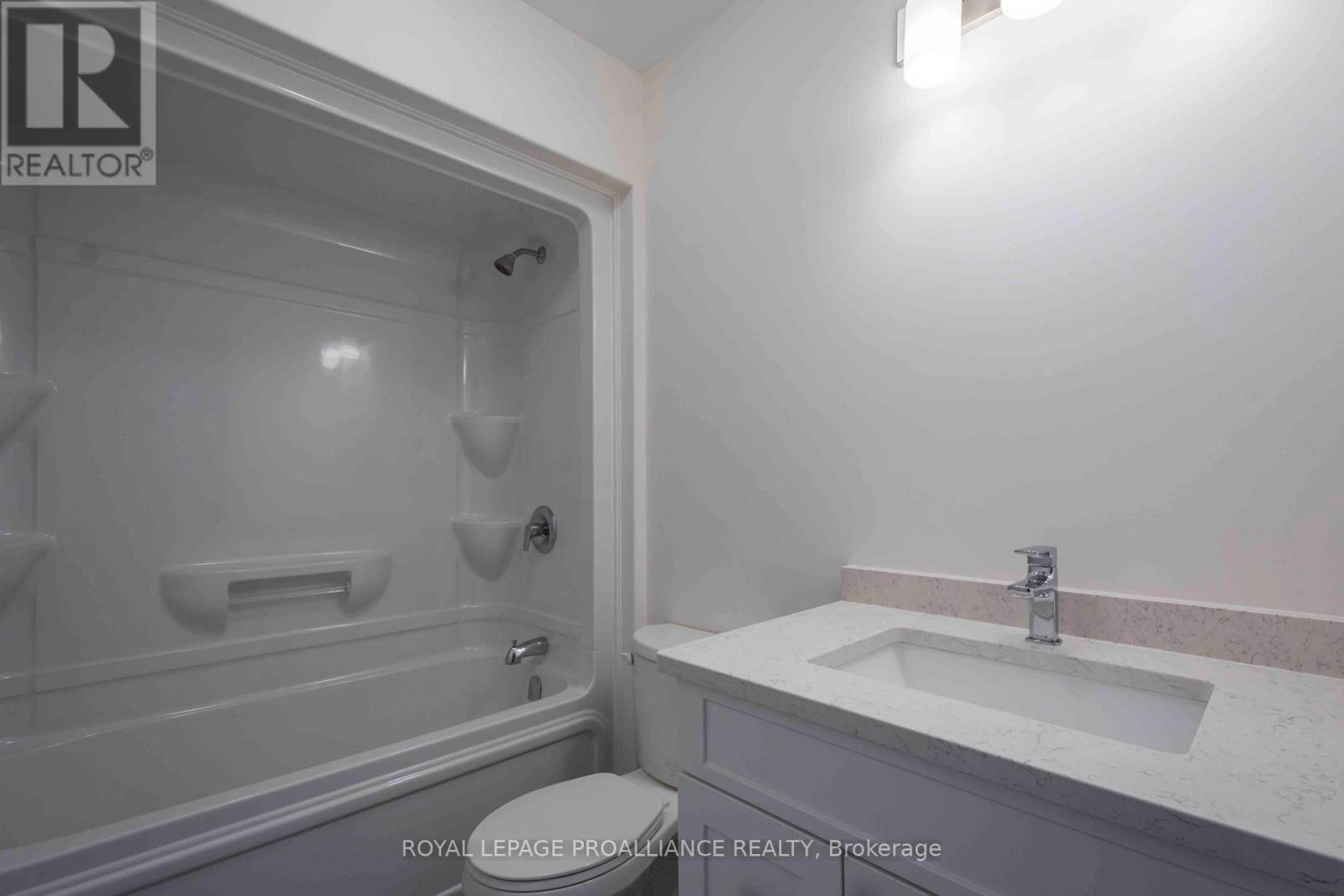 121 Farrington Crescent, Prince Edward County, Ontario  K0K 2T0 - Photo 16 - X12534456