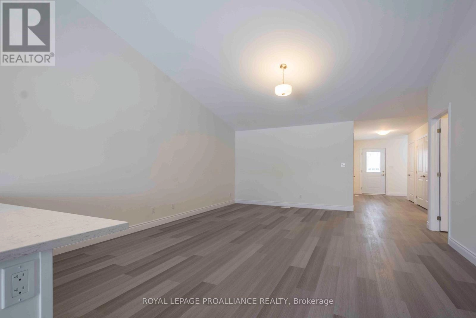 121 Farrington Crescent, Prince Edward County, Ontario  K0K 2T0 - Photo 6 - X12534456